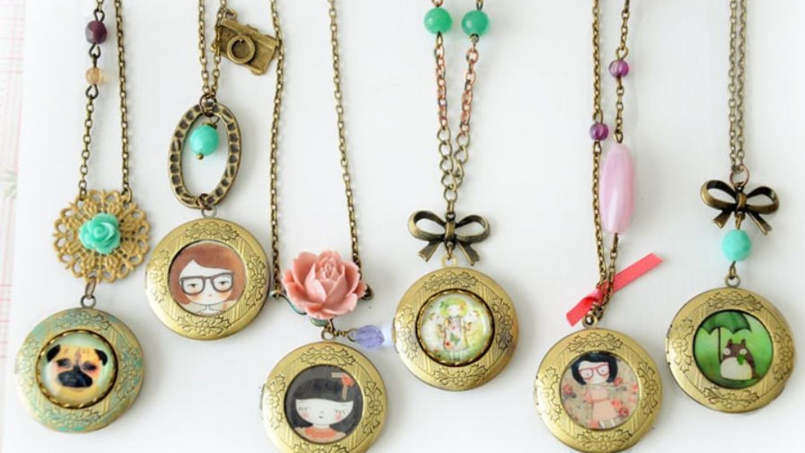 How Can a Locket Be Used?